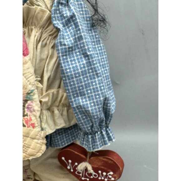 Handmade African American Wooden Doll Quilted blanket Dress & Welcome Sign READ - Picture 9 of 14